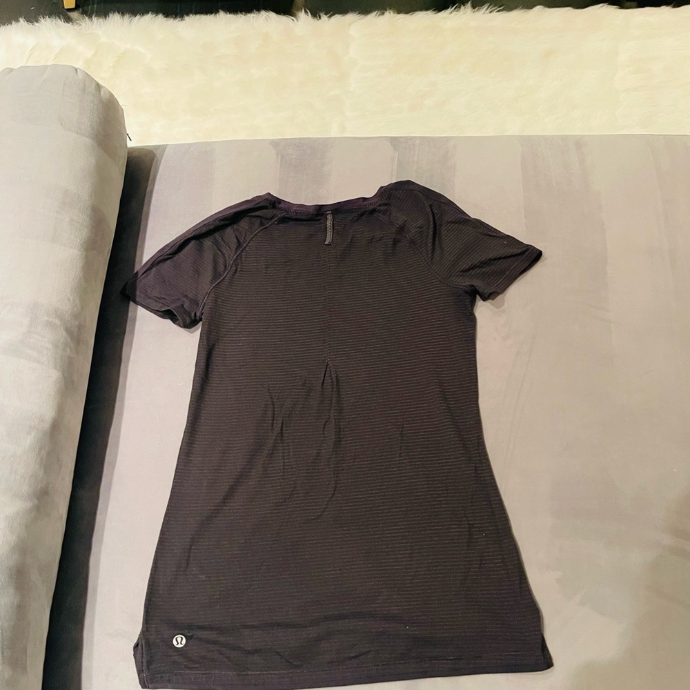 lululemon athletica Black Short Sleeve Tee